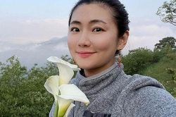 Mặt mộc căng bóng của Selina (S.H.E) ở tuổi tứ tuần