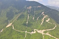 Chủ tịch tỉnh Hà Tĩnh chỉ đạo kiểm tra công trình điện gây nguy cơ sạt lở