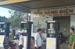 Doanh nghiệp lớn bị rút giấy phép, nguồn xăng dầu ở miền Tây liệu có đảm bảo?