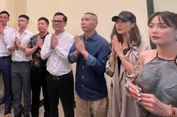 NSND Công Lý dâng hương Tổ Nghiệp, vừa vui vừa tủi khi gặp đồng nghiệp hậu biến cố sức khỏe