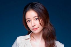 Uống ba lít nước mỗi ngày, Lâm Tâm Như vẫn duy trì cân nặng tốt ở tuổi U50
