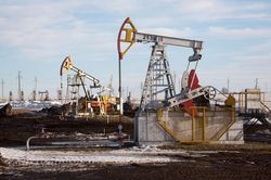 Ấn Độ nói sẽ xem xét kỹ việc áp trần giá dầu Nga, nhưng không muốn 'tẩy chay' Moscow
