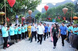 Đồng chí Chủ tịch Quốc hội thăm Khu Du lịch sinh thái Tràng An