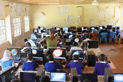 TechLit Africa mang đến cơ hội học tập mới cho trẻ em nghèo ở Kenya