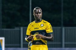 Người hùng của Pau FC xấu hổ sau trận hòa trước Saint Etienne