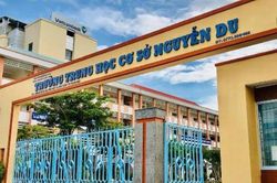 Thầy giáo đâm chết đồng nghiệp ngay tại trường học