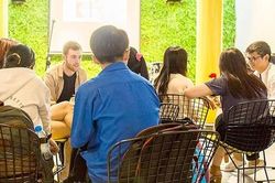 Học yêu, học xong… giải tán
