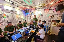TP. Hồ Chí Minh đồng loạt kiểm tra phòng cháy chữa cháy tại các quán karaoke, quán bar