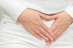 Lá Nhội - Thảo dược quý hỗ trợ ngăn ngừa vi khuẩn gây viêm nhiễm phụ khoa