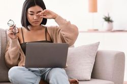 Khô mắt - Câu chuyện thời đại 4.0 và lời giải đáp của chuyên gia