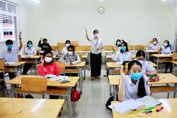 Tháo áp lực cho ngành giáo dục