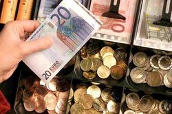 ECB 'ra tay' với lãi suất để 'dập lửa' lạm phát