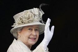 Cuộc đời Nữ hoàng Elizabeth II qua 50 bức ảnh