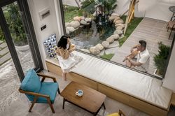 Ngôi nhà bình yên, phòng nào cũng view ra hồ cá koi mát mẻ