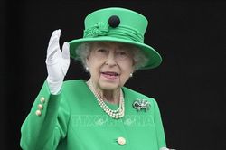 Nhìn lại cuộc đời của Nữ hoàng Anh Elizabeth II