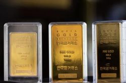 Giá vàng giằng co sau động thái của các ngân hàng trung ương, SPDR Gold Trust lại bán ròng
