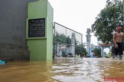 Cảnh sống gian nan tại rốn lũ Bùi Xá ngoại thành Hà Nội