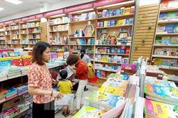 Ðầu năm học mới: Thiếu sách giáo khoa, sách chuyên đề