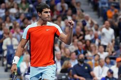 Carlos Alcaraz lần đầu vào chung kết Grand Slam sau 5 set kịch chiến