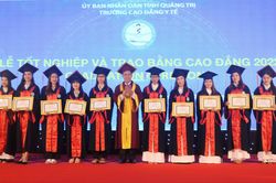 Trao bằng tốt nghiệp cho 139 sinh viên