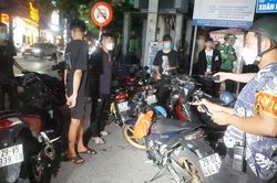 Cảnh sát vây bắt loạt 'quái xế' độ pô gây náo loạn đường phố đêm Trung thu