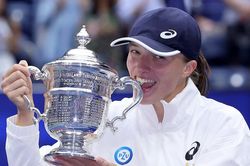 Iga Swiatek đi vào lịch sử khi lần đầu tiên vô địch US Open