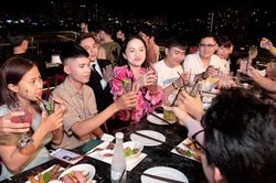 'Idol nhà người ta' gọi tên Hương Giang, chi chục triệu để mời fan ăn