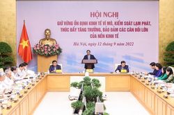 'Chúng ta không bó tay, không ngồi chờ, không khuất phục trước khó khăn'