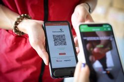 Vietcombank và J&T Express tiên phong ứng dụng QR động trong thanh toán đơn hàng