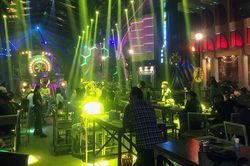 Hơn 100 nam nữ dương tính ma túy trong quán bar sang trọng