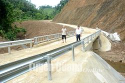Chuyện hiến đất làm cầu