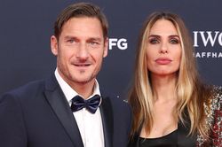 Totti tố cáo vợ cũ ngoại tình với nhiều đàn ông