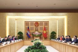 Thủ tướng Phạm Minh Chính hội kiến Chủ tịch Quốc hội Vương quốc Campuchia Samdech Heng Samrin