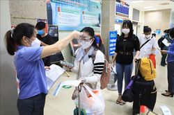 Tiếp tục thực hiện 2K 'Khẩu trang và Khử khuẩn' để an toàn trong dịch COVID-19