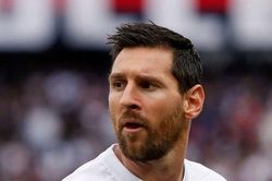 Neymar và Mbappe bị lu mờ bởi những con số của Messi