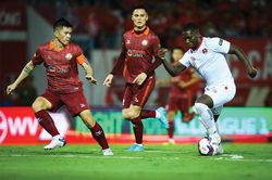 Thú vị vòng 16 V.League