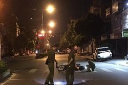 Bắt nhóm côn đồ vác đinh ba, dao quắm rượt đuổi người đi đường, khiến 3 người thương vong