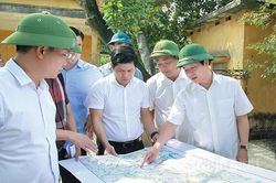 Đồng chí Chủ tịch UBND tỉnh kiểm tra một số dự án giao thông trọng điểm