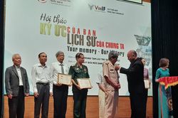 10 cá nhân, gia đình vinh dự nhận Kỷ niệm chương 'Vì sự nghiệp Văn thư-Lưu trữ'