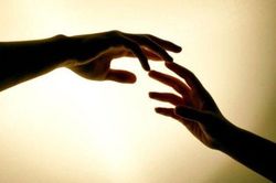 Ngày tôi xuất viện, mẹ người yêu đến xin tôi buông tay con trai bà