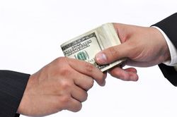 Cựu giám đốc 'rút quỹ' doanh nghiệp