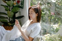 Chi tiền mua niềm vui khi chỉ sống một mình