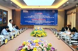 Chủ tịch UBND tỉnh Võ Văn Hưng làm việc với đoàn công tác của Liên hiệp các tổ chức hữu nghị Việt Nam