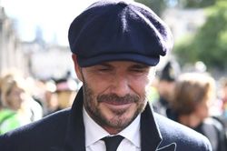 David Beckham từ chối đặc cách và các sao xếp hàng chờ viếng Nữ hoàng