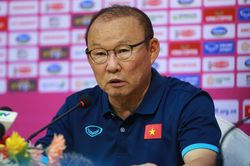 HLV Park nói về khả năng Quang Hải dự AFF Cup