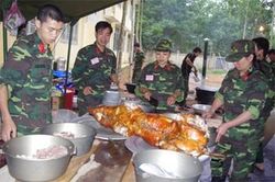 Lần đầu làm anh nuôi
