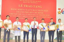 Chủ tịch UBND TPHCM Phan Văn Mãi tặng bằng khen Bệnh viện Nhi đồng 2