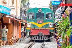 Dẹp cà phê đường tàu: Không phát triển du lịch bằng mọi giá