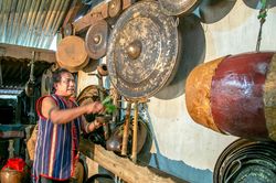 Đi tìm giá trị thương mại của cồng chiêng trong quá khứ