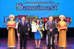 Công ty Cổ phần Nước giải khát Yến sào Khánh Hòa nhận Cúp vàng vì sức khỏe cộng đồng